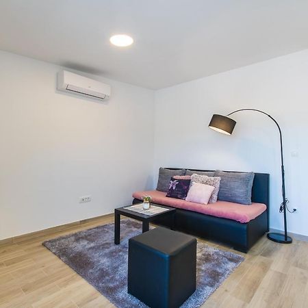 Apartment Finta Rogotin Exterior photo